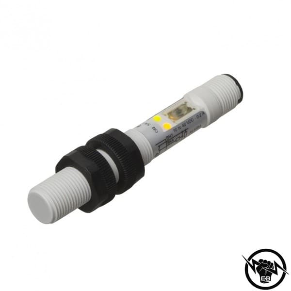 Капацитивен сензор - корпус от пластмаса (M18 x 70.0 mm), Обхват: 8 mm, изход PNP/NPN - програмируем, захранване 10 - 40 V DC, свръзване с конектор M12, раб. темп. от -30 до 85 °C, IP 67