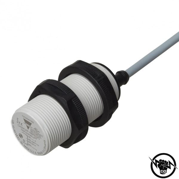 Капацитивен сензор - корпус от пластмаса (M30 x 62.5 mm), Обхват: 16 mm, изход NPN - CO, захранване 10 - 40 V DC, свръзване с конектор M12, раб. темп. от -30 до 85 °C, IP 67