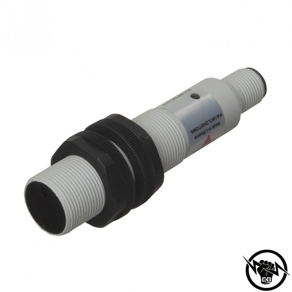 Фотоелектрически ретро-рефлекторен сензор с поляризация - корпус от пластмаса (M18 x 71,5 mm), Обхват: 2 m, изход SCR - NC, захранване 20 - 250 V AC, свръзване с кабел 2 m, раб. темп. от -20 до 60 °C, IP 67