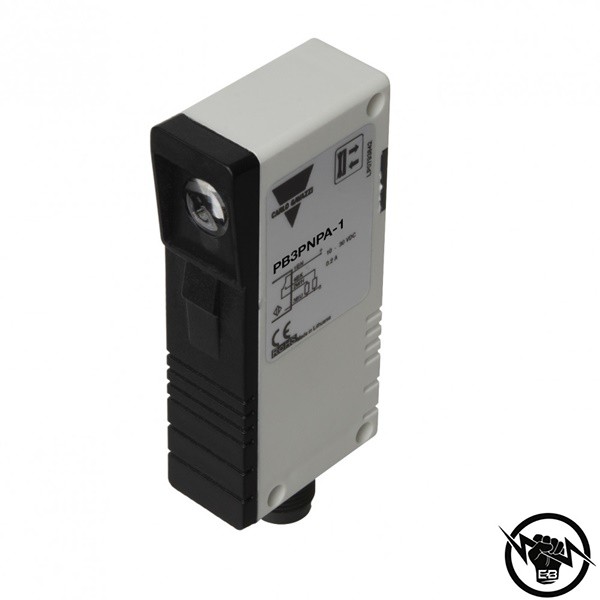 Фотоелектрически ретро-рефлекторен сензор с поляризация - корпус от пластмаса (75 x 18 x 36 mm), Обхват: 3 m, изход NPN - CO, захранване 10 - 30 V DC, свръзване с конектор M12, раб. темп. от -20 до 60 °C, IP 67