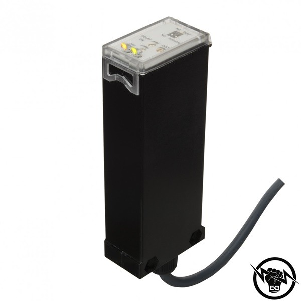 Фотоелектрически бариерен сензор, излъчвател - корпус от пластмаса (180 x 51 x 49 mm), Обхват: 30 m, захранване батерии АА, свръзване с клеморед, раб. темп. от -25 до 55 °C, IP 55, тестов вход