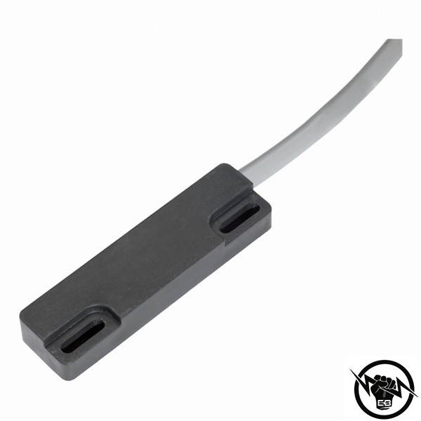 Магнитен сензор за близост - корпус от пластмаса (90 x 20 x 16 mm), Обхват: 14 mm, 2 NC контакт (4A, 100VA), до 24 V DC, свръзване с кабел с конектор, раб. темп. от -25 до 80 °C, IP 67