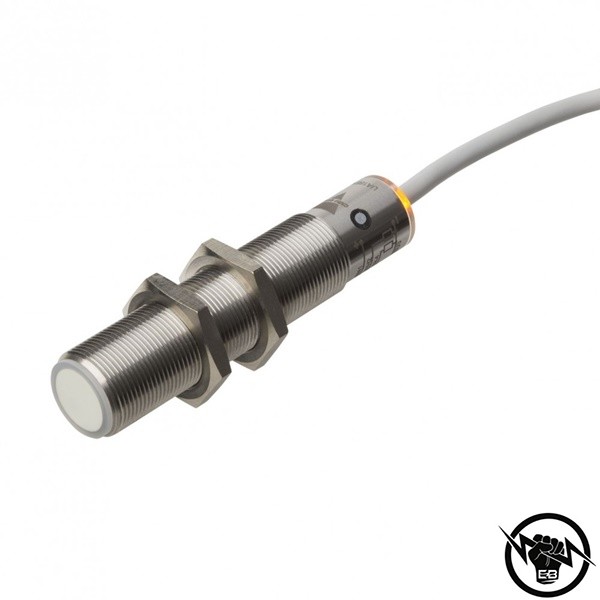 Ултразвуков сензор - корпус от неръждаема стомана (M18 x 91.7 mm), Обхват: 900 mm, изход NPN: 2 NO, 2 NC, захранване 15 - 30 V DC, свръзване с конектор M12, раб. темп. от -20 до 60 °C, IP 67, функция за обучение