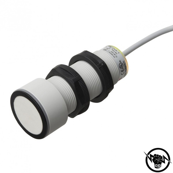 Ултразвуков сензор - корпус от пластмаса (M30/(Ø39) x 89.5 mm), Обхват: 6 m, изход аналогов и NPN: 0…10 V DC, NO, NC, захранване 15 - 30 V DC, свръзване с конектор M12, раб. темп. от -20 до 70 °C, IP 67, функция за обучение