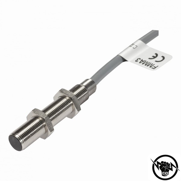 Магнитен сензор за близост - корпус от пластмаса (M12 x 100 mm), Обхват: 17 mm, NO контакт (3A, 60VA), до 230 V AC/DC, свръзване с кабел 2 m, раб. темп. от -25 до 75 °C, IP 67