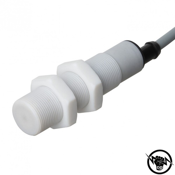 Капацитивен сензор - корпус от пластмаса (M18 x 85 mm), Обхват: 12 mm, изход PNP/NPN - NO/NC - програмируем, захранване 10 - 40 V DC, свързване с конектор M12, раб. темп. от -30 до 85 °C, IP 67, IO-Link