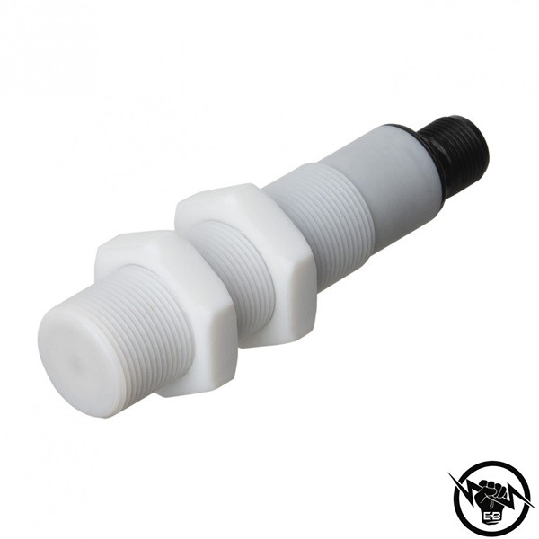 Капацитивен сензор за ниво - корпус от пластмаса (M18 x 87.0 mm), Обхват: 8 mm, изход NPN - CO, захранване 10 - 40 V DC, свръзване с кабел 2 m, раб. темп. от -25 до 60 °C, IP 67