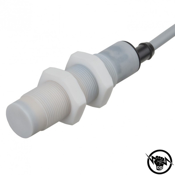 Капацитивен сензор за ниво - корпус от пластмаса (M18 x 87.0 mm), Обхват: 8 mm, изход PNP - CO, захранване 10 - 40 V DC, свръзване с кабел 2 m, раб. темп. от -25 до 60 °C, IP 67