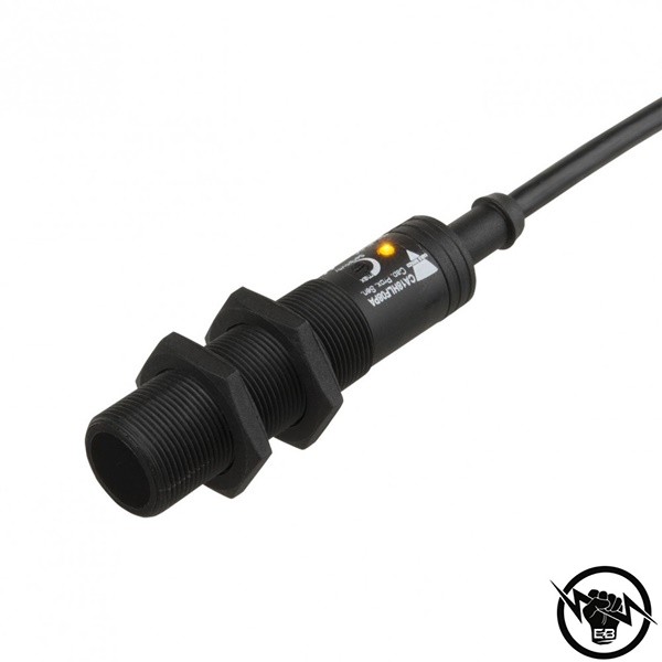 Капацитивен сензор за ниво - корпус от пластмаса (M18 x 95.0 mm), Обхват: 12 mm, изход PNP - CO, захранване 10 - 40 V DC, свръзване с кабел 2 m, раб. темп. от -25 до 80 °C, IP 67