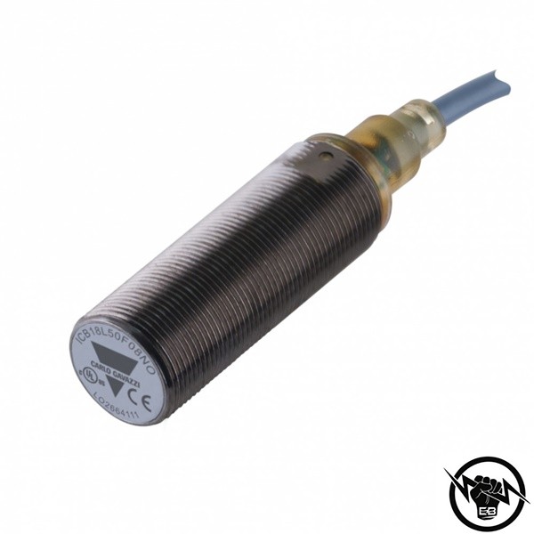 Индуктивен датчик - корпус от никелиран месинг (M18 x 74 mm), Обхват: 5 mm, изход PNP - NC, захранване 10 - 36 V DC, свързване с конектор M12, раб. темп. от -25 до 70 °C, IP 67