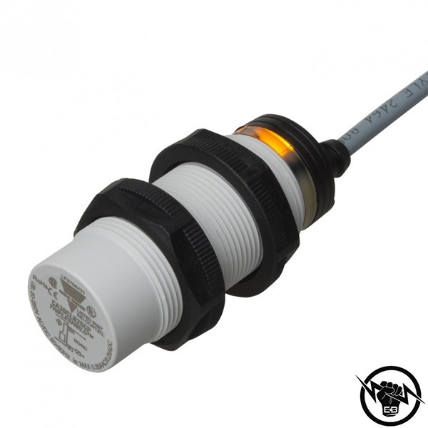 Капацитивен сензор за ниво - корпус от пластмаса (M18 x 101.5 mm), Обхват: 12 mm, изход PNP - CO, захранване 10 - 40 V DC, свръзване с кабел 2 m, раб. темп. от -25 до 80 °C, IP 67